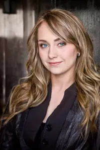 How tall is Amber Marshall?
